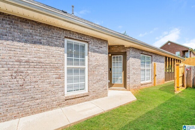 Building Photo - 4832 Longmeadow Dr