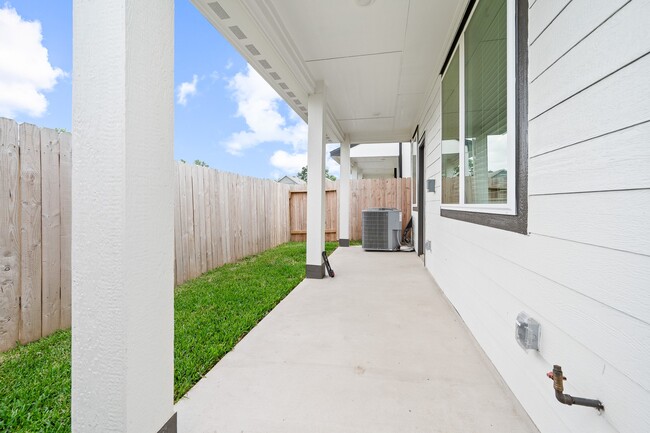 Building Photo - 3115 Skyrock Dr