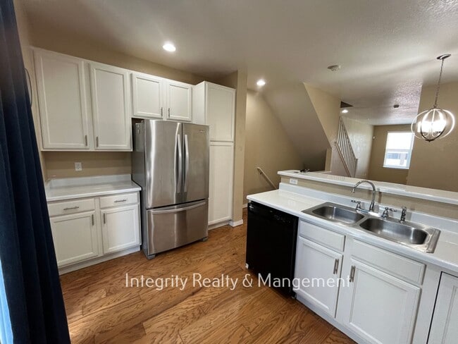 Building Photo - 9419 Ashbury Cir