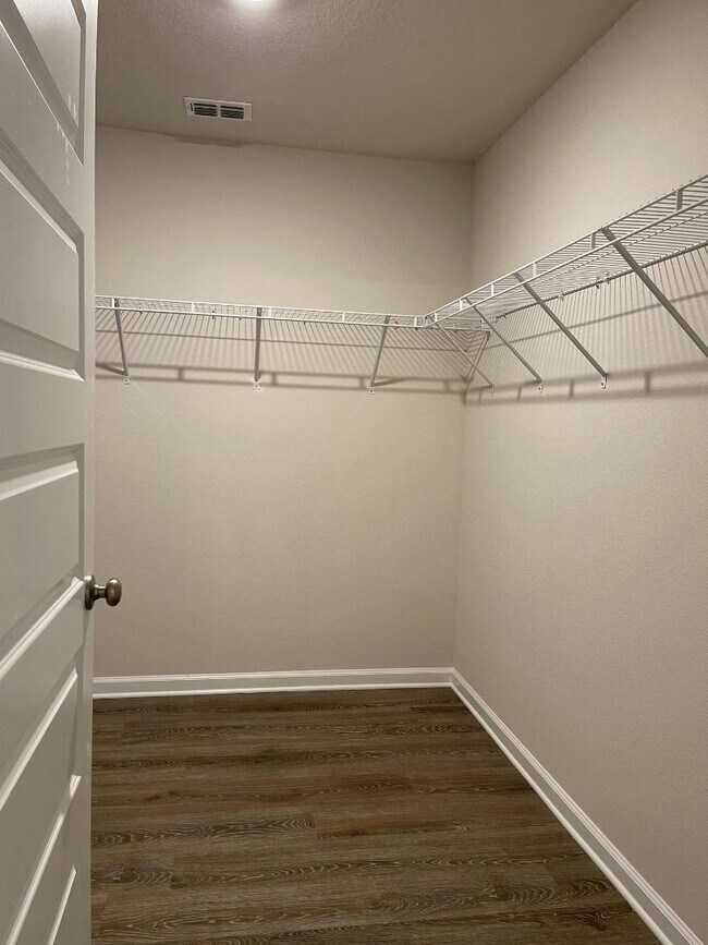 Building Photo - 3994 Whitetail Ln