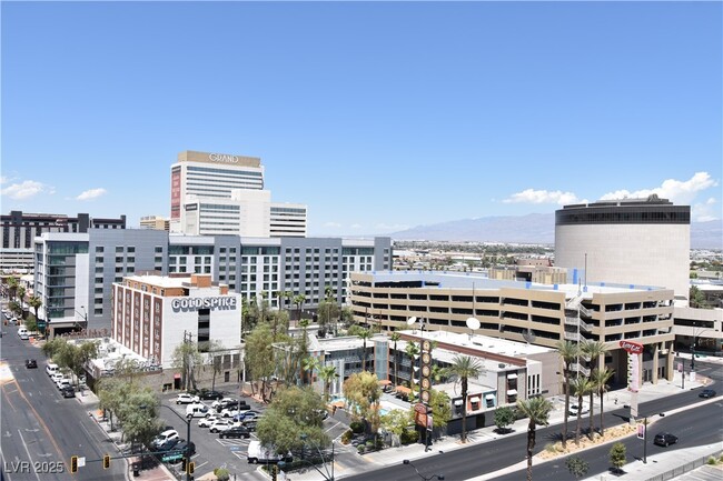 Building Photo - 150 S Las Vegas Blvd