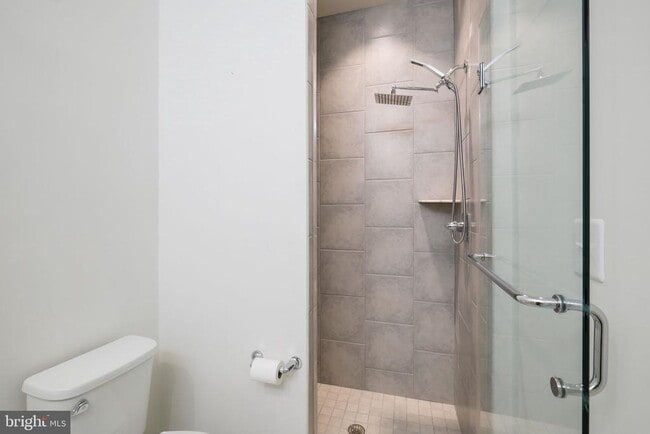 Building Photo - 16560 Crabbs Branch Way