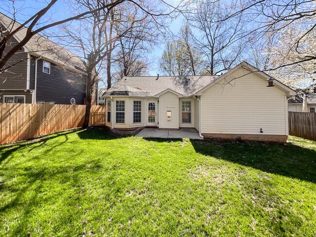 Building Photo - 7305 Rosehall Dr