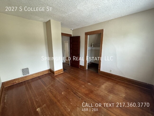 Building Photo - 2027 S College St