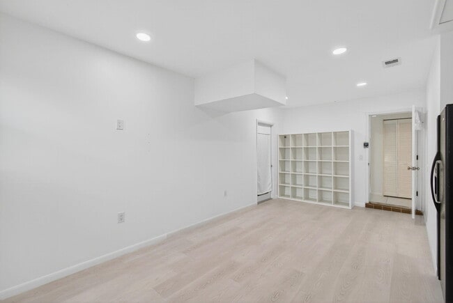 Building Photo - 699 NW 16th Ave