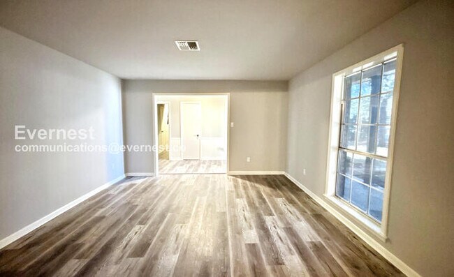 Building Photo - PROMO: Get $500 off the first month’s rent when you sign the lease today!! / Spacious Home with G...