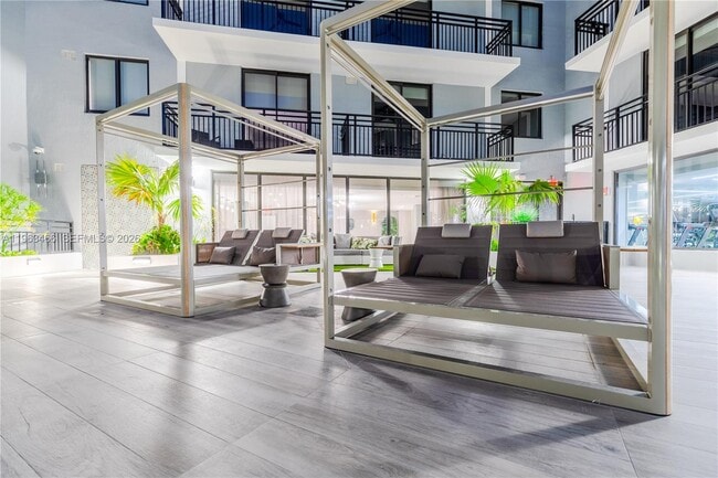 Building Photo - 1005 Spring Garden Rd