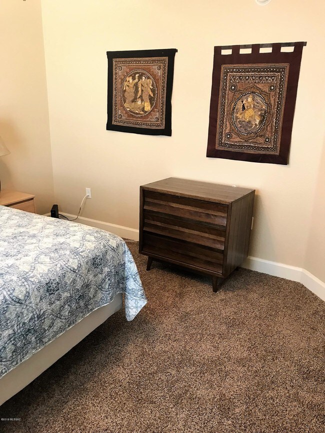 Building Photo - 5751 N Kolb Rd