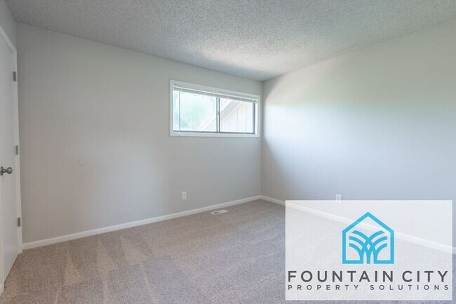 Building Photo - 105 Crawford Ln