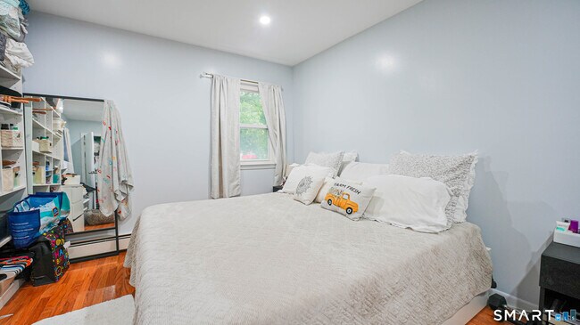 Building Photo - 523 Treat Ln