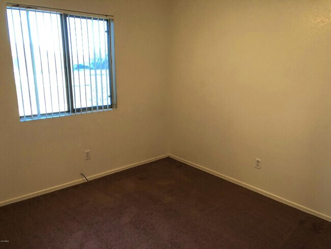 Building Photo - 1719 S Pinto Dr