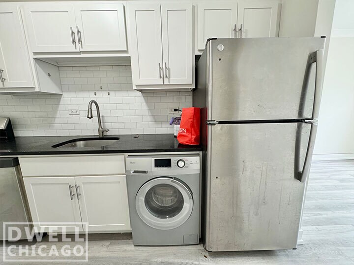 Building Photo - 4208 N Clark St