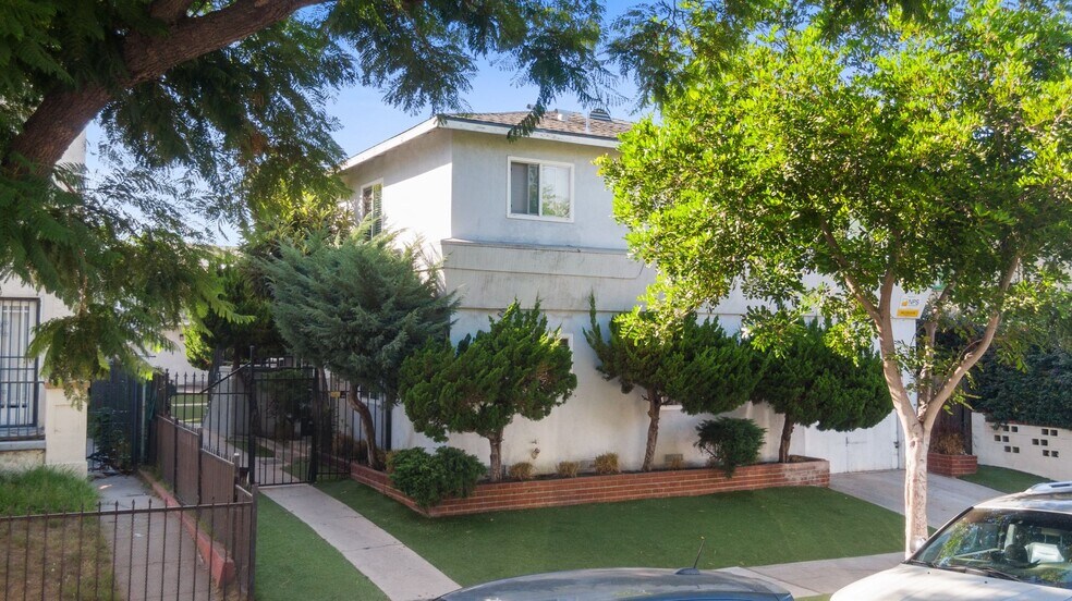 Building Photo - 1577 Pine Ave