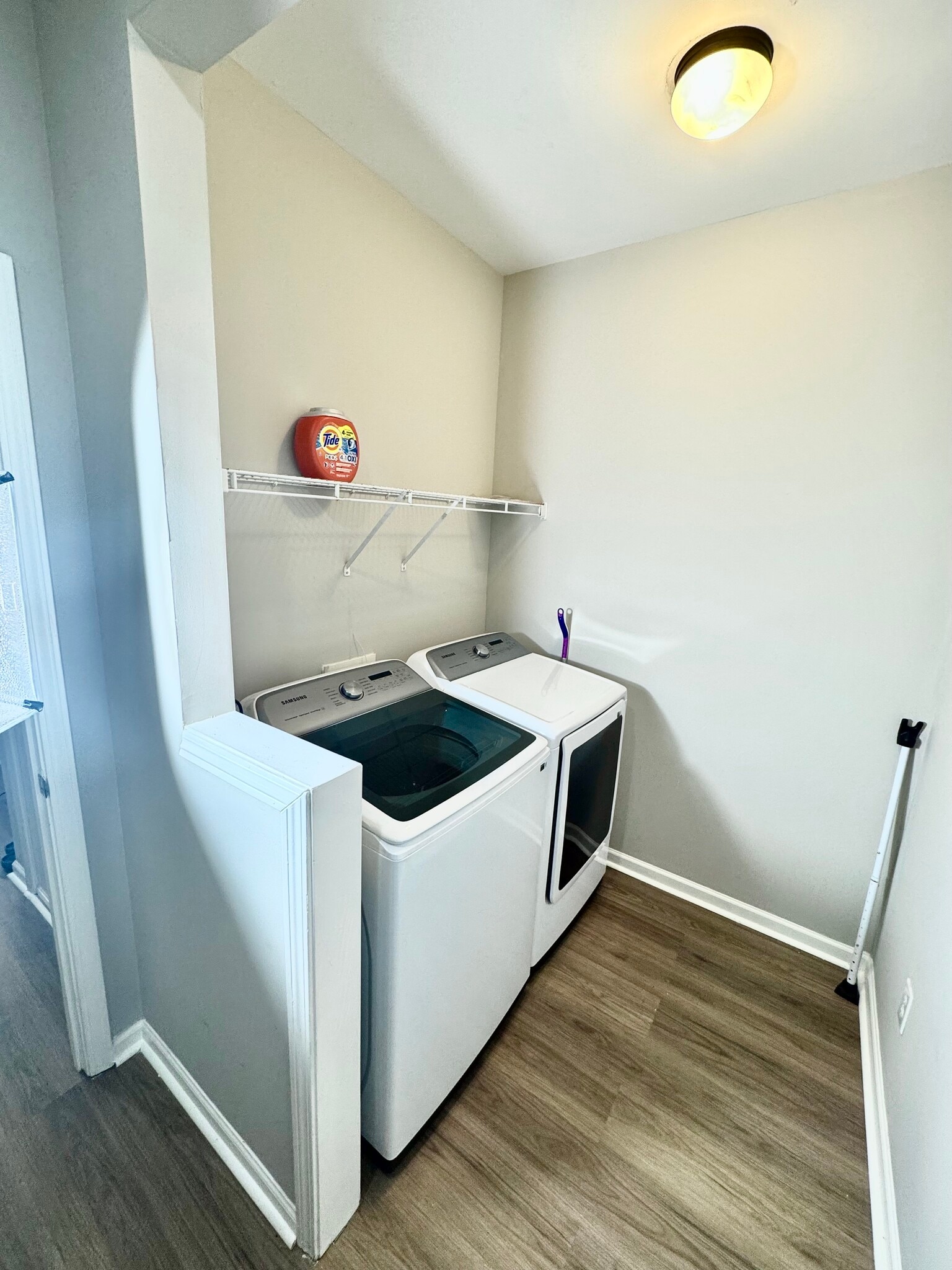 Building Photo - 410 Broadmoore Sq