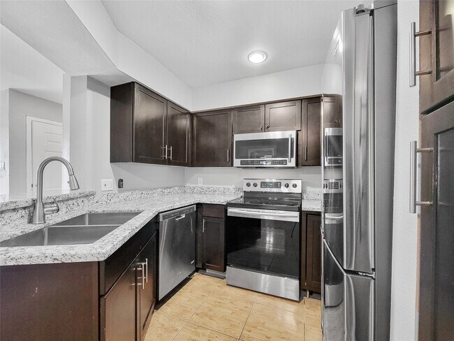 Building Photo - 2626 Holly Hall St