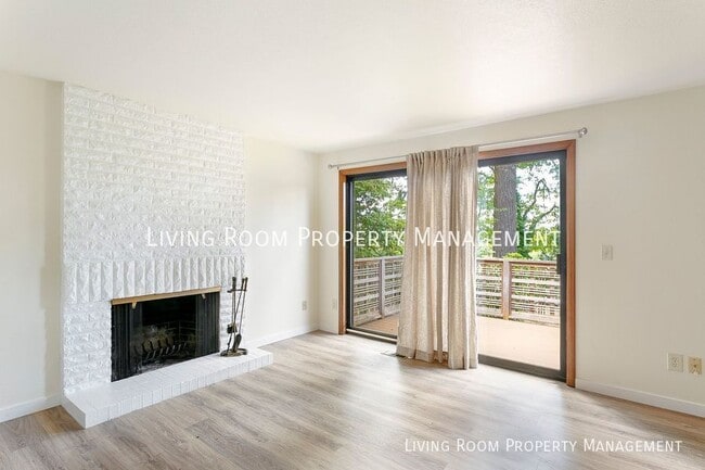 Building Photo - 9809 SW 49th Ave