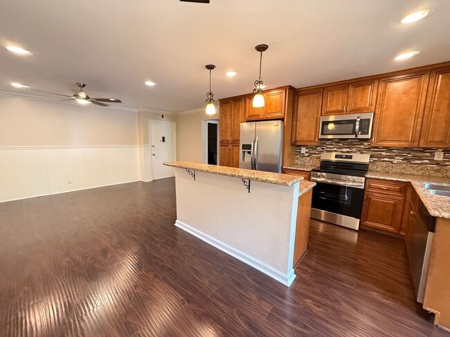 Building Photo - Beautiful 2 bedroom, 2 full bath condo in San Carlos Greens. Move in Special $500.00 off first mo...