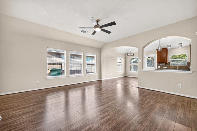 Building Photo - 26810 Henson Falls Dr