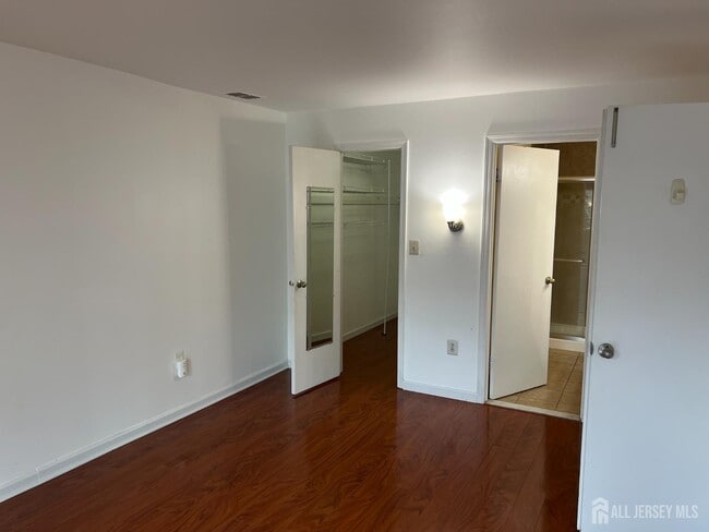Building Photo - 7492 Elm Ct