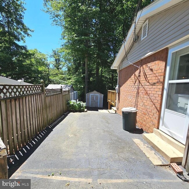 Building Photo - 8925 Falling Creek Ct