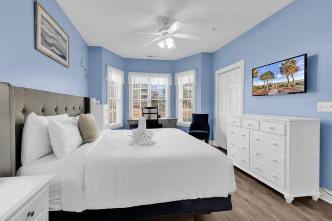 Building Photo - 4879 Luster Leaf Cir