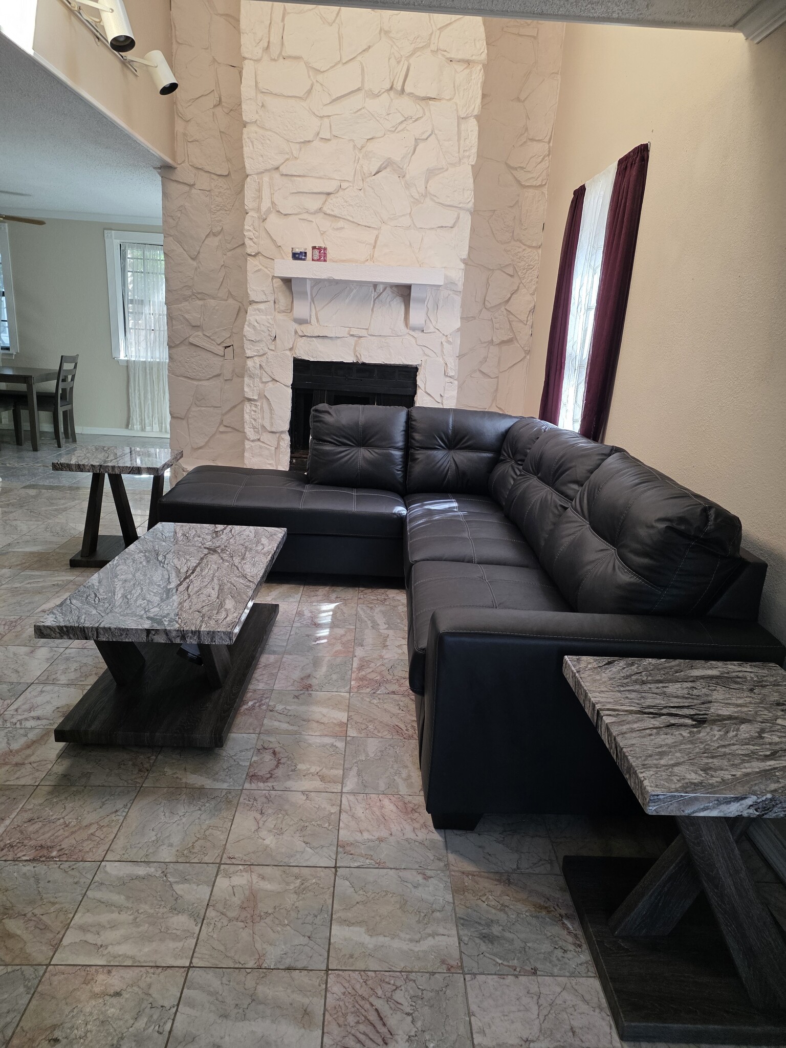 Building Photo - 4213 Paradis Ln