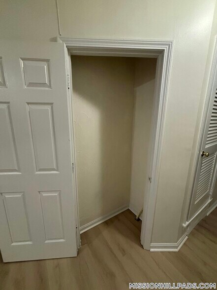 Building Photo - 1460 Tremont St