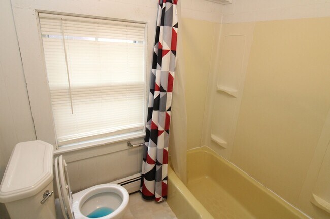 Building Photo - 6 Smith Ct