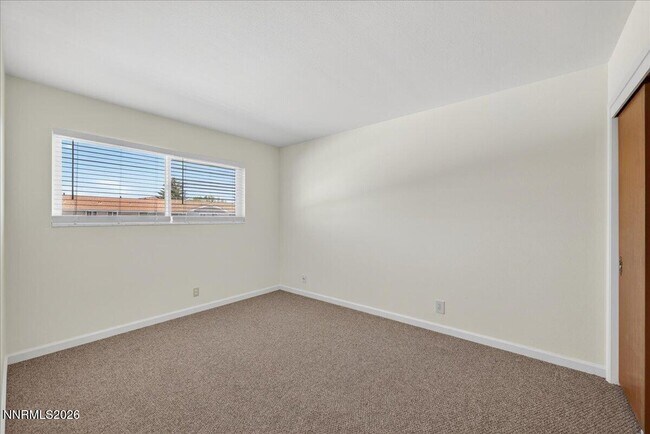 Building Photo - 106 Smithridge Park
