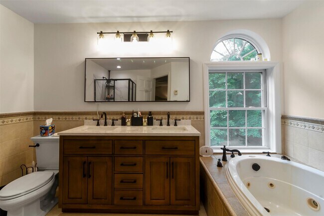 Building Photo - 4 Plum Tree Ct