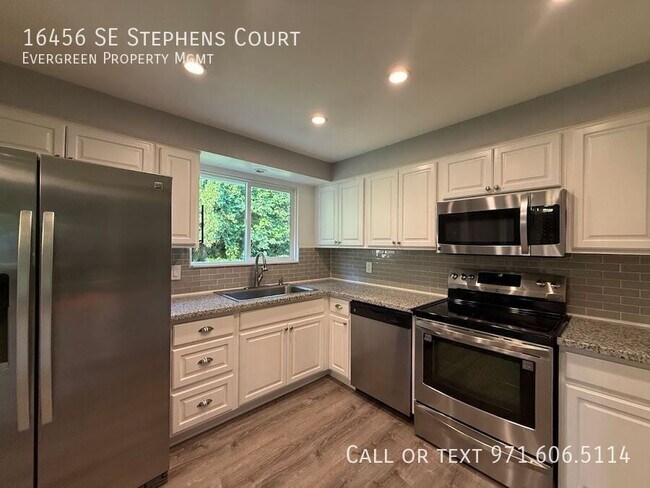 Building Photo - 16456 SE Stephens Ct