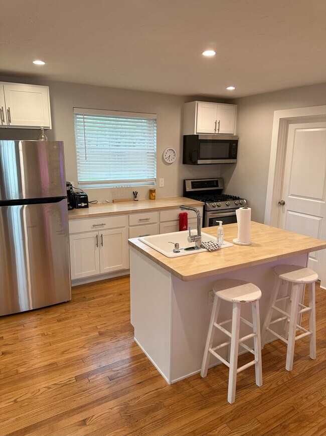 Kitchen - 2546 Duck Creek Rd