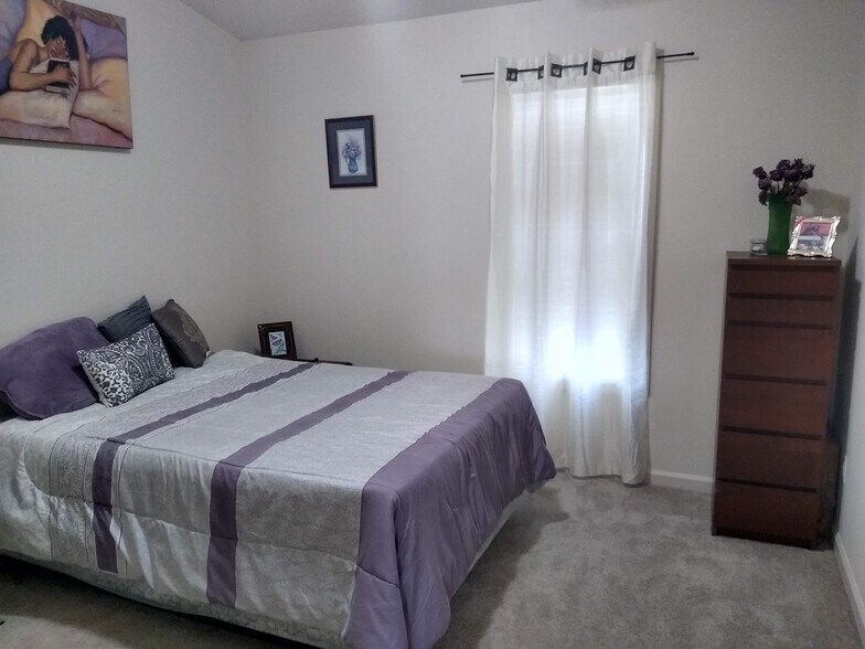 Building Photo - 5810 Battery Dr