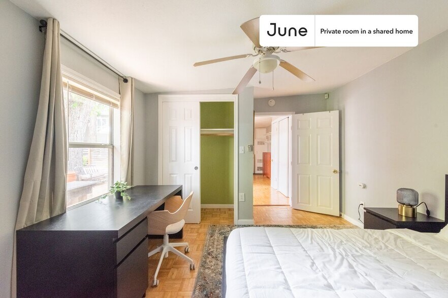 Building Photo - Room in Shared 3 bed/2 bath home