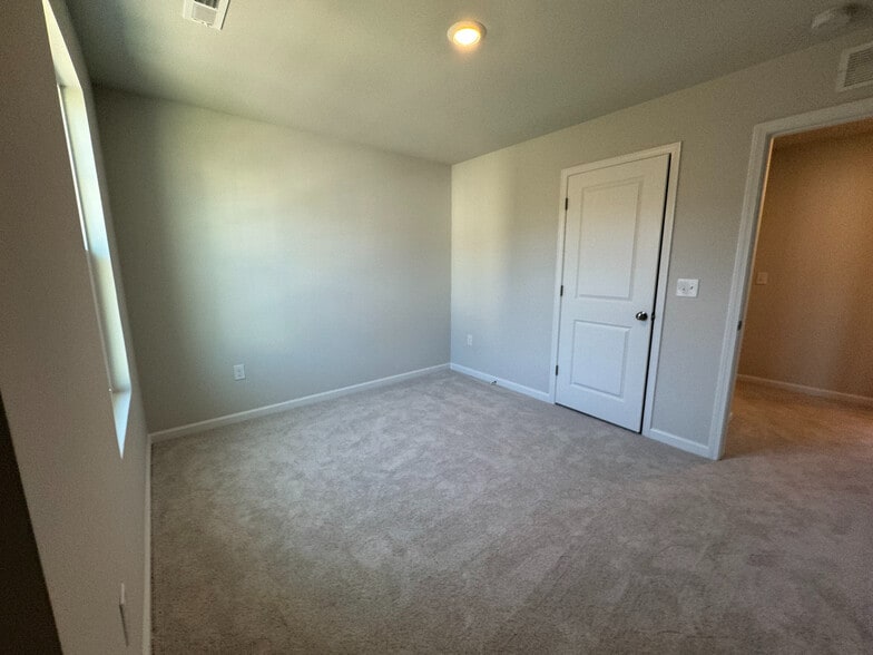 Building Photo - Room in Townhome on Castle Loch Ln