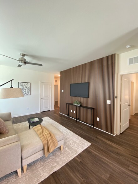 Building Photo - 5407 Malakoff Dr