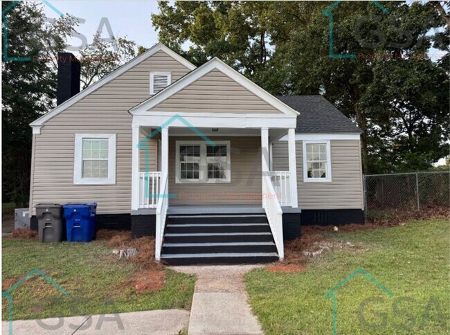 Building Photo - 3 Bedroom 2 Bathroom