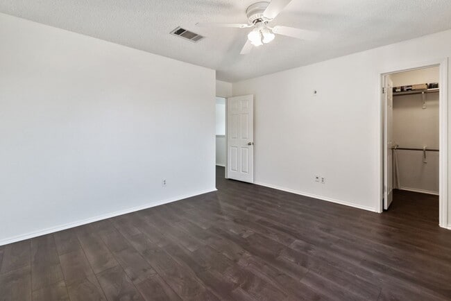 Building Photo - 1305 Cedar Brook Dr