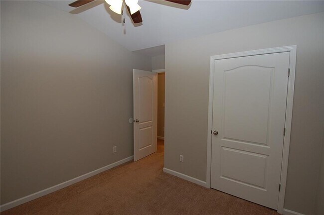 Building Photo - 6956 Rogers Point