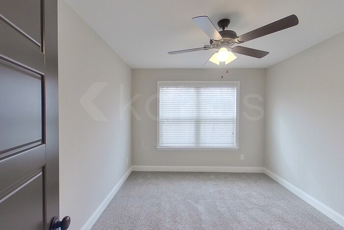 Building Photo - 162 Allentown Wy