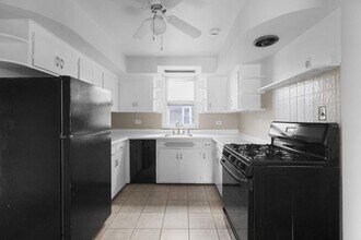 Building Photo - 2 bedroom in Chicago IL 60613