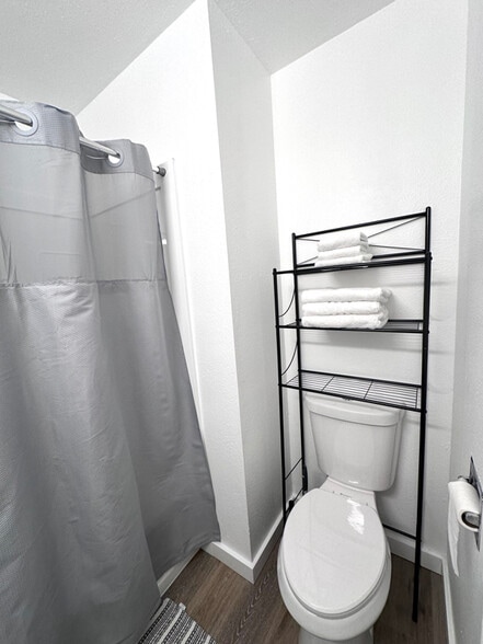 Building Photo - 3309 S Proctor St