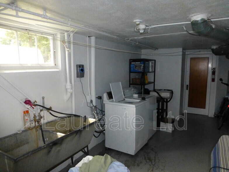 Building Photo - 2425 S Humboldt St