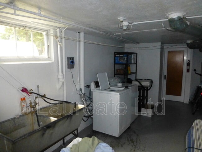 Building Photo - 2425 S Humboldt St