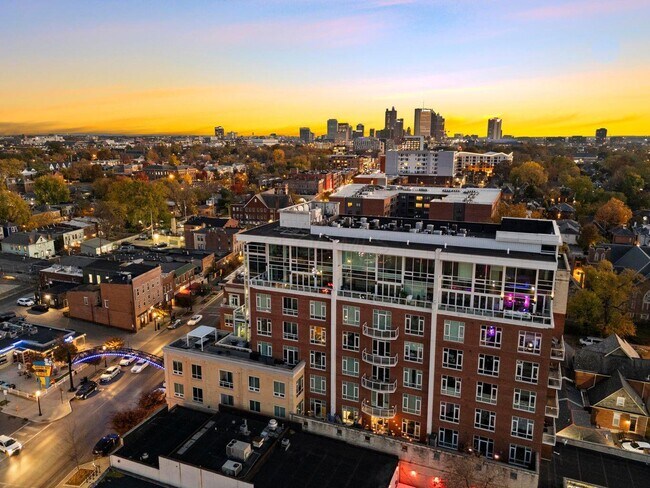 Building Photo - 1145 N High St