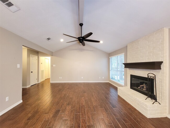 Building Photo - 3735 Hickory Knob Dr