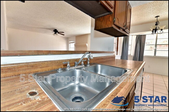 Building Photo - 3565 Breckenridge Dr