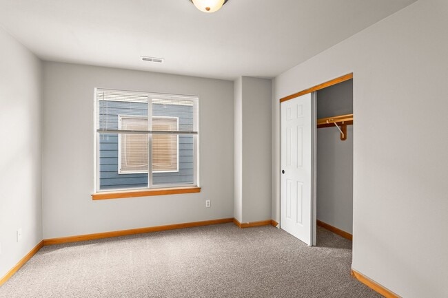 Building Photo - 3 Bed/ 2.5 Bath home in Woodstock neighbor...