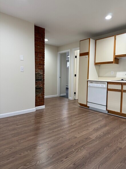 Building Photo - 404 Merrimack St