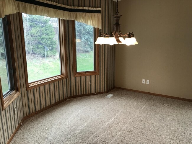 Building Photo - 783 Holly Creek Dr